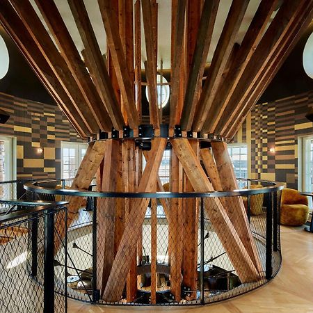 Nh Collection Helsinki Grand Hansa Exteriér fotografie The interior of the Starbucks Reserve Roastery in Seattle