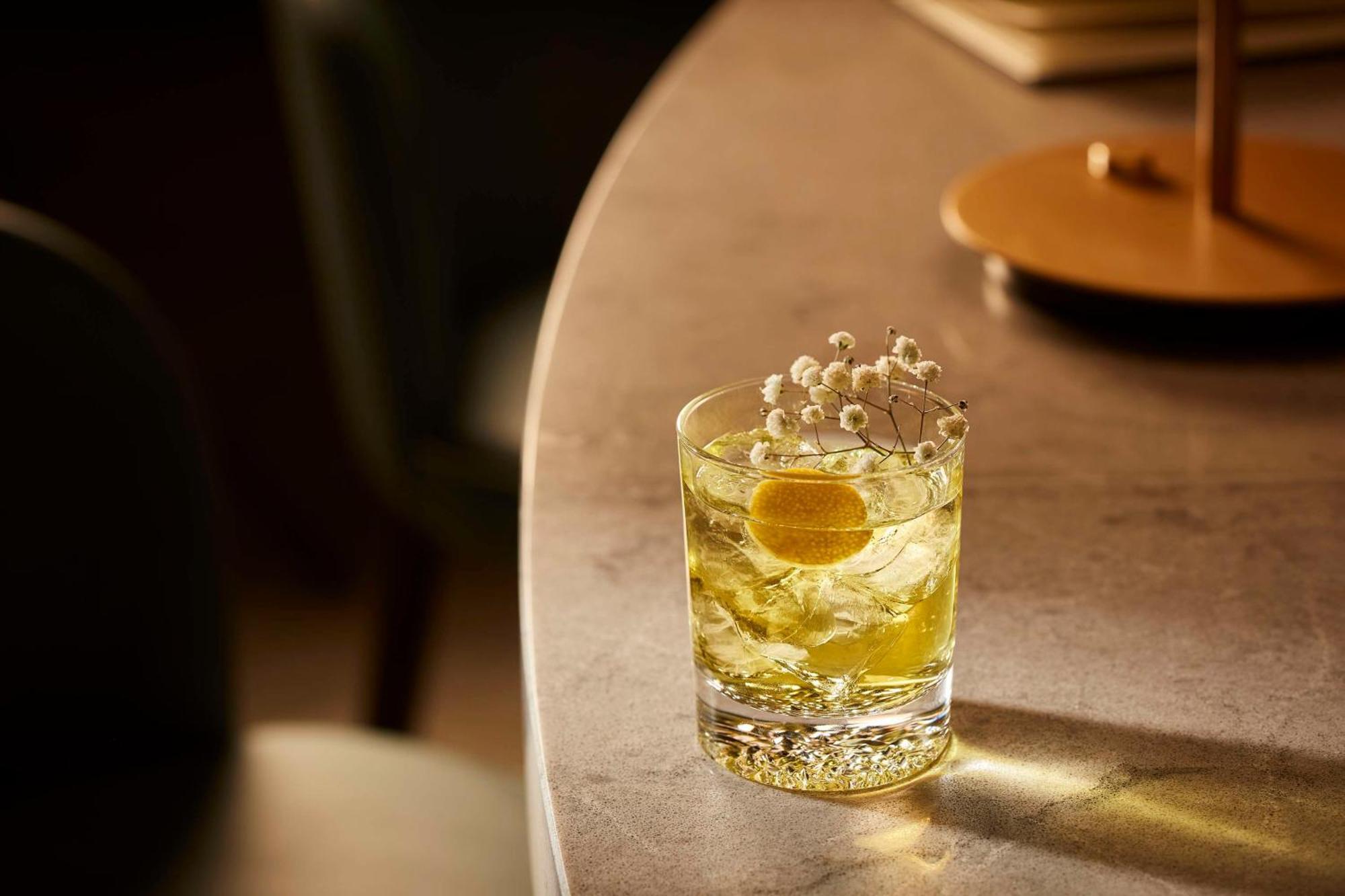 Nh Collection Helsinki Grand Hansa Exteriér fotografie A glass of Old Fashioned